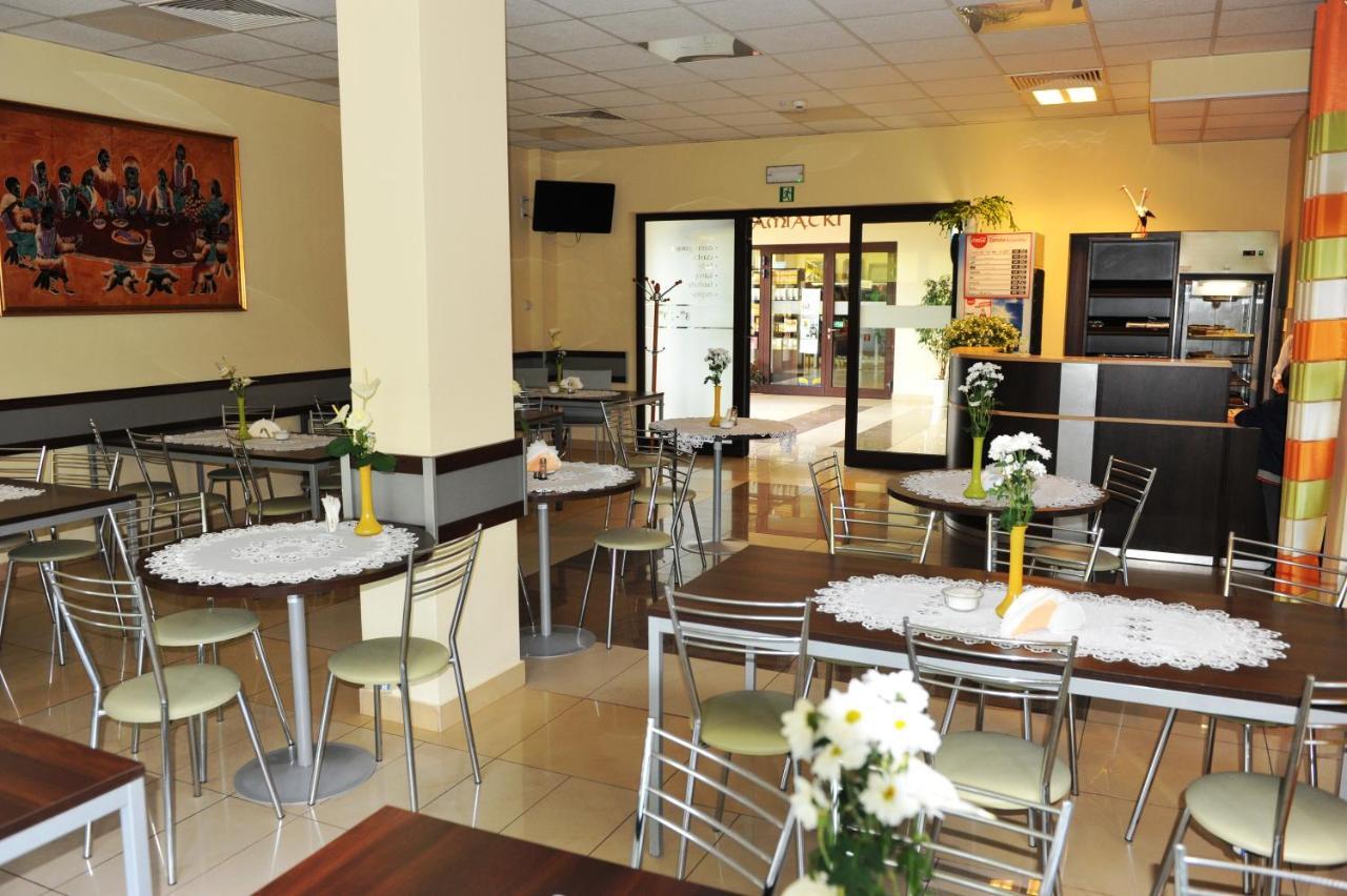 Centrum Ostra Brama Im. Jana Pawla II Skarżysko-Kamienna Exterior foto